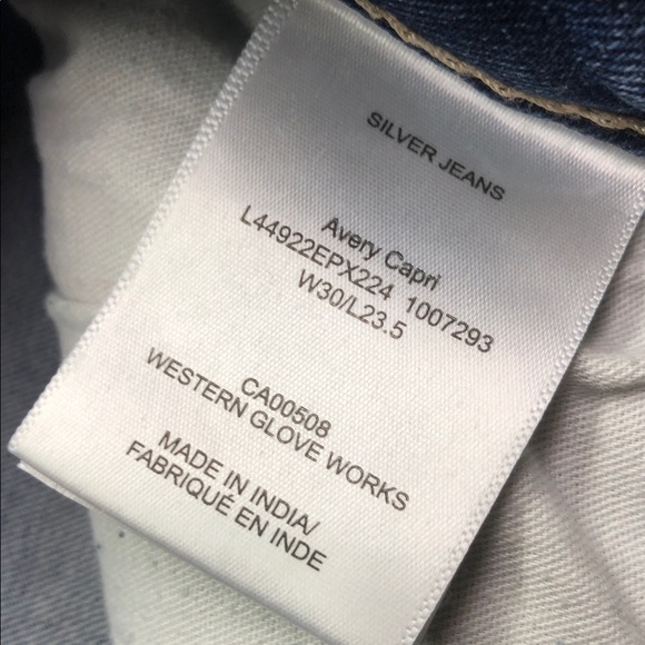 LIKE NEW SILVER AVERY CAPRI JEANS 30x26 ⭐️ - Picture 8 of 13
